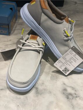 Hey Dude Men's 9 Light Gray Shoes with Tan Accents Paul classic bold